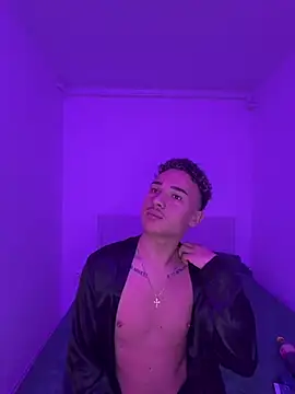 Enzo_Luxuryn Webbikameraesitys