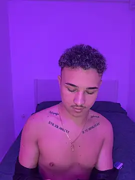 Enzo_Luxury webcam show