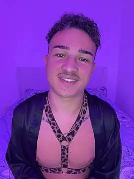 Show modela Enzo_Luxury na web-kameri