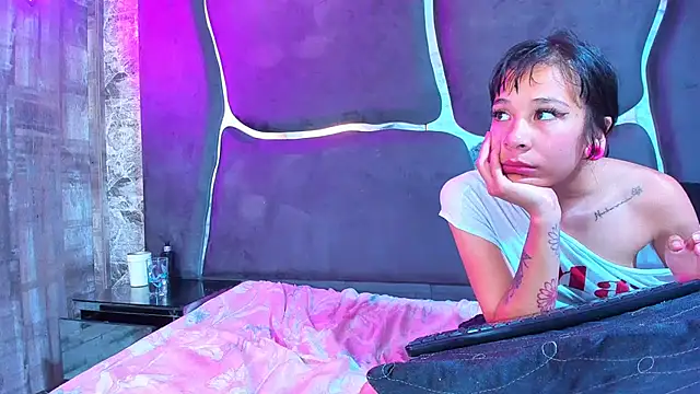 Chat +18 de Lila_Sg ao vivo