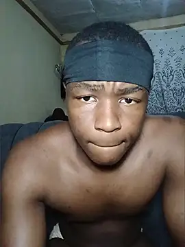Show modela Sexxxxyboy678 na web-kameri