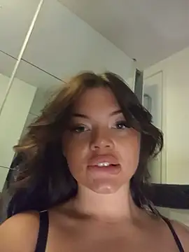 Curveyqueenn Webcam-Show