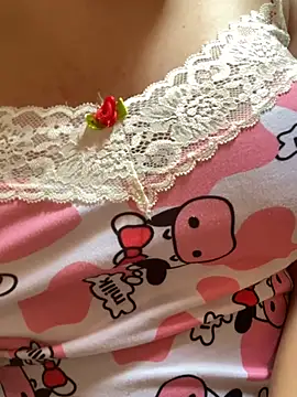 Chat +18 de angellcg ao vivo