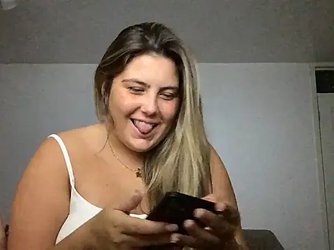 hiddensecretxx – Kamerová šou