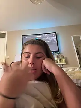 hiddensecretxx's Live XXX Chat