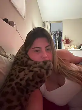Chat +18 de hiddensecretxx ao vivo