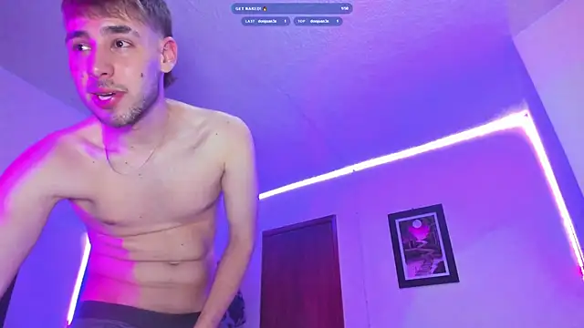 YourGirlfriendsFavorite Шоу с уебкамера