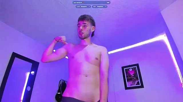 הופעת וובקאם של YourGirlfriendsFavorite