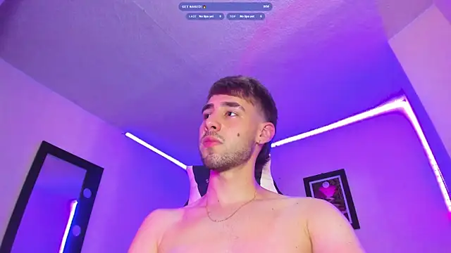 הופעת וובקאם של YourGirlfriendsFavorite
