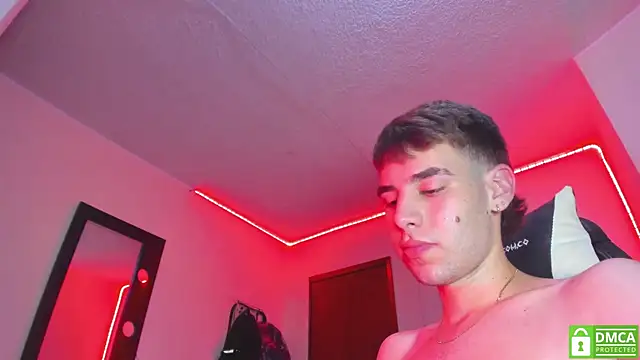הופעת וובקאם של YourGirlfriendsFavorite