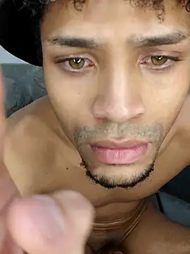 Ryan_Duppont Show in webcam