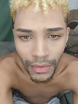 Show modela Ryan_Duppont na web-kameri