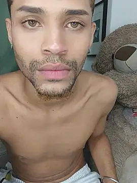 Show modela Ryan_Duppont na web-kameri
