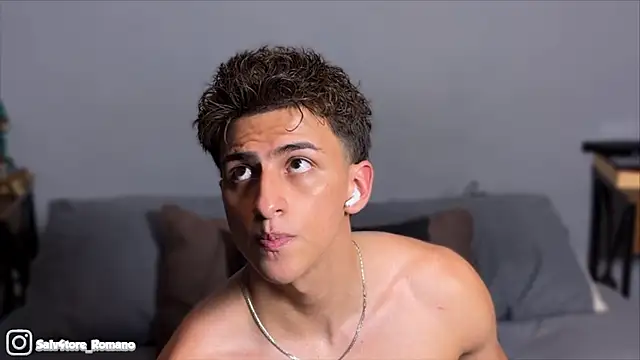 salvatore_romanoo Show in webcam