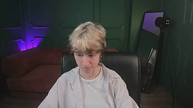 Živý XXX chat Senpai_Sins