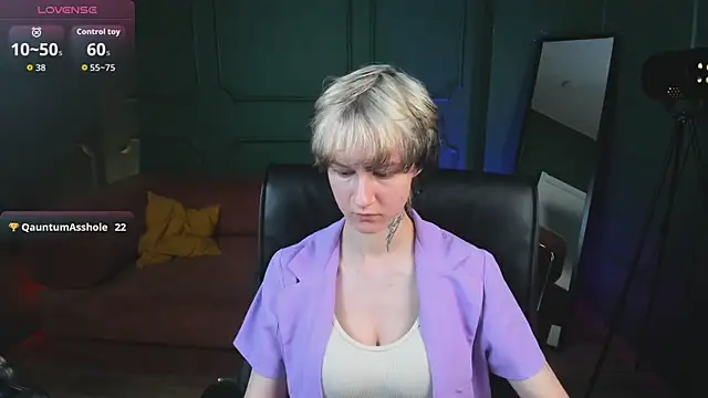 Senpai_Sins Chat XXX in diretta