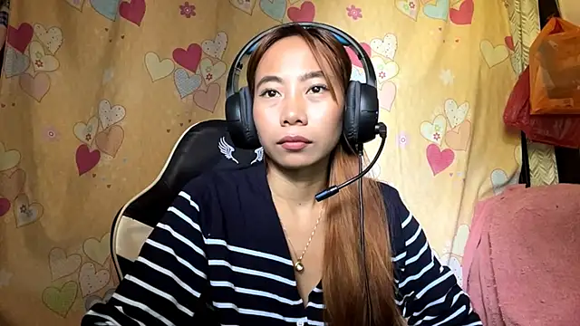 PiaSwida's Live XXX Chat