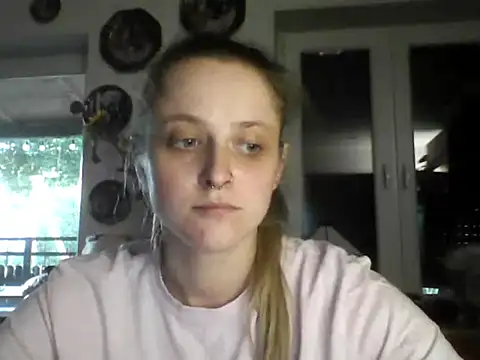 Show modela LeaWetGirl na web-kameri