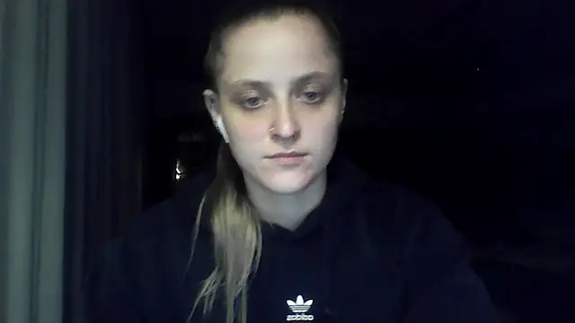 Živá chatovací místnost LeaWetGirl