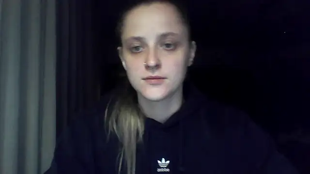 Živá chatovací místnost LeaWetGirl