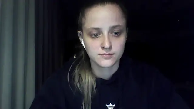 Živá chatovací místnost LeaWetGirl