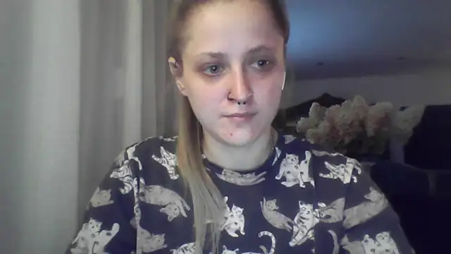 Show modela LeaWetGirl na web-kameri