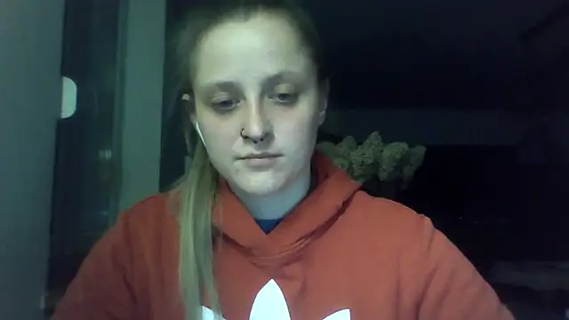 LeaWetGirl's Live Chat Room
