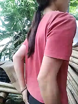 Jadi_M Pertunjukan Webcam