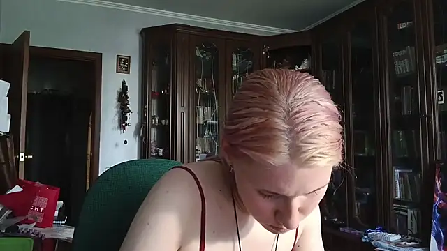 Chat XXX en directo de KellyOutdoor