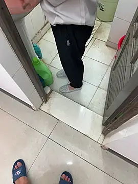 Show modela gaojujiang_8 na web-kameri