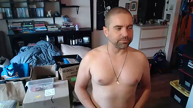 Daddy_Werewolf Show in webcam