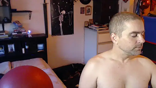 Show modela Daddy_Werewolf na web-kameri