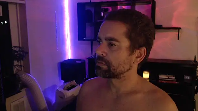 Daddy_Werewolf Show in webcam