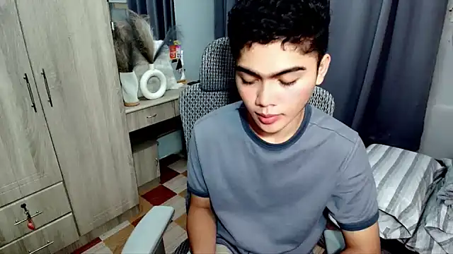ItsKenny Pertunjukan Webcam