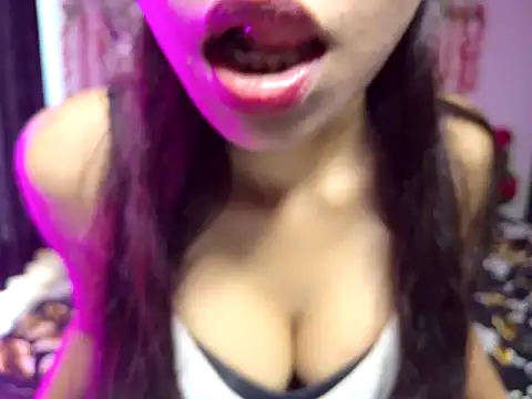 Love_Sundari's Live XXX Chat