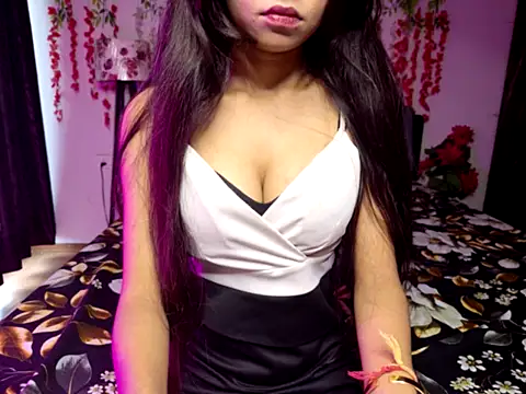 Chat +18 de Love_Sundari ao vivo