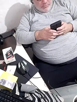 12Paradarte webkamerás műsora
