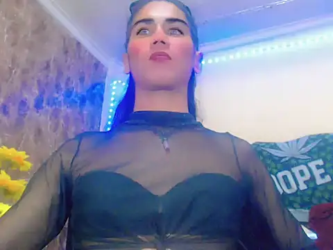 ts_latinaxxxts Show in webcam
