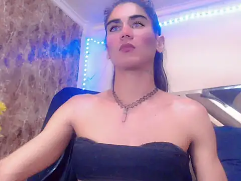 Show modela ts_latinaxxxts na web-kameri