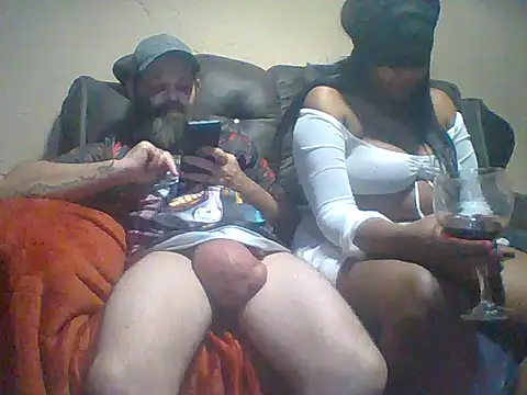 Interracialcouple35's Live XXX Chat