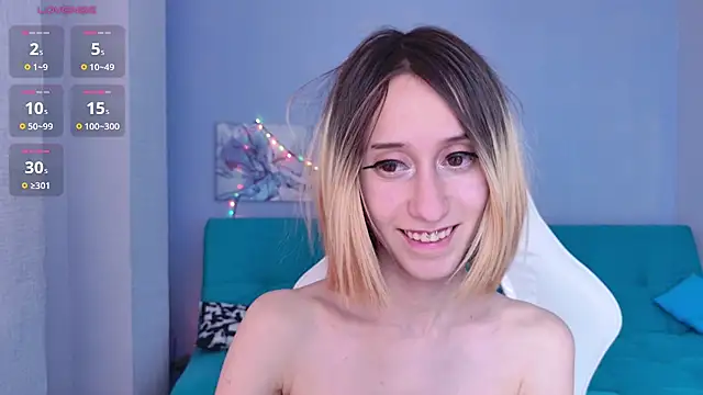 College_Girl_18's Live XXX Chat
