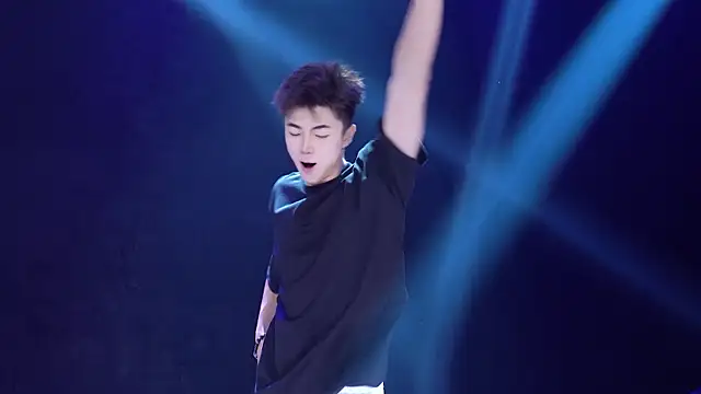 NCT-111 在線直播表演
