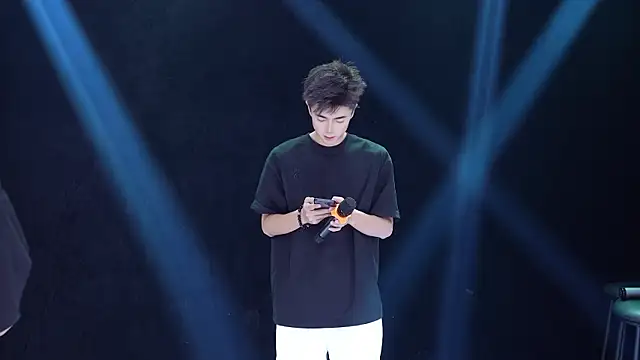 NCT-111 在線直播表演