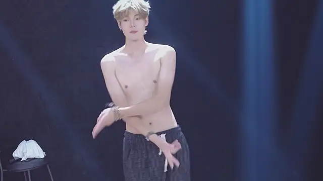 Webkamerová show NCT-111