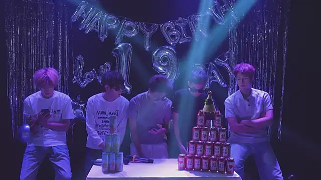 Webkamerová show NCT-111