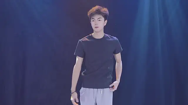 NCT-111 Show in webcam