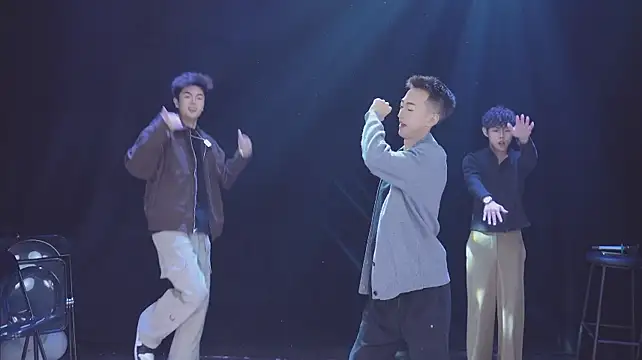 NCT-111のウェブカメラショー