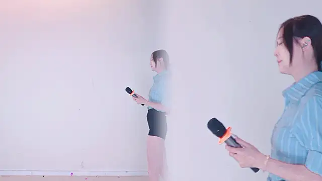 IVE-111 Show in webcam
