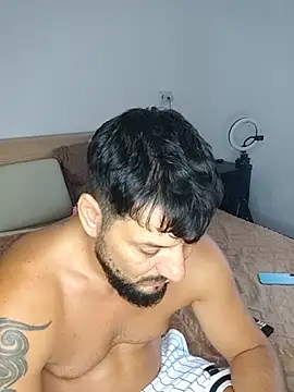 yasmi25 Webcam Show