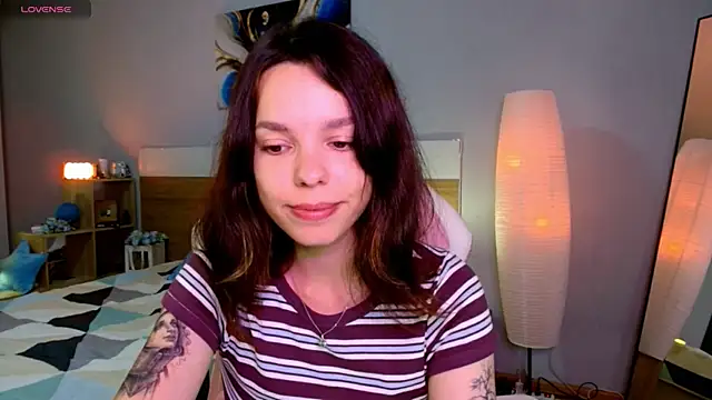 Show modela Maya_Campbell na web-kameri